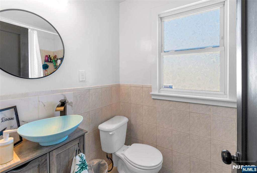 315 Pine Street Teaneck, NJ 07666 - Photo 13 of 14