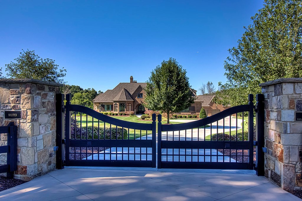 2175 Maples Branch Road Sevierville, TN 37876 - Photo 4 of 40 Gallery Image 4