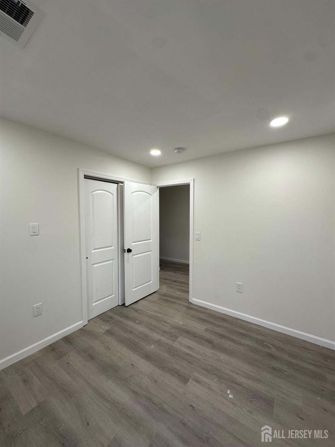 112 Fairview Avenue, Unit 2 Middlesex, NJ 08846 - Photo 8 of 29 a view of an empty room