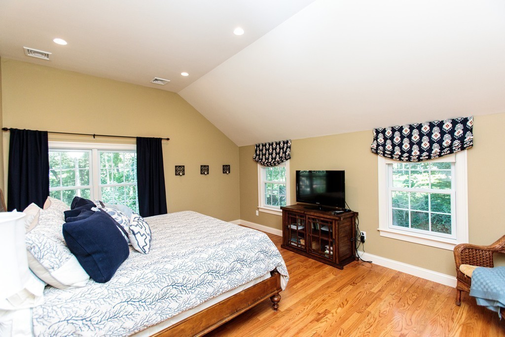 157 Lowell Road Wellesley, MA 02481 - Photo 14 of 19