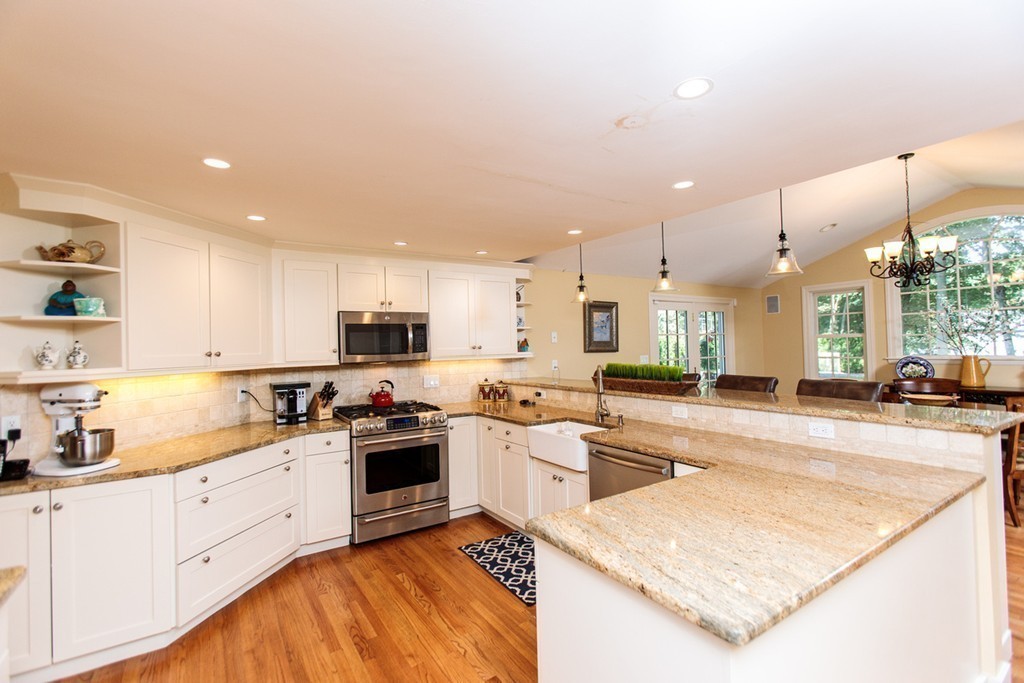 157 Lowell Road Wellesley, MA 02481 - Photo 6 of 19