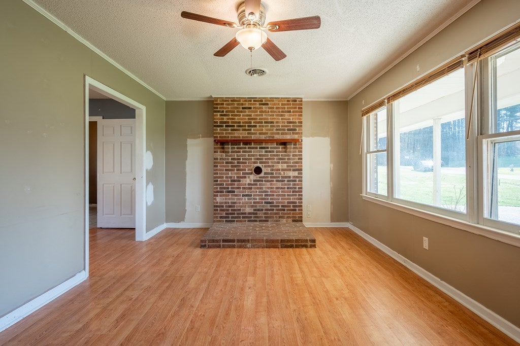 209 Rabbits Run Woodlawn, VA 24381 - Photo 6 of 53 Gallery Image 6