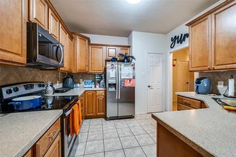 $350,000 | 187 Castleridge Drive, Unit B, Little Elm, TX 75068