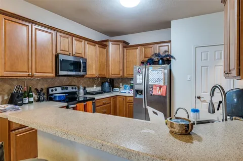 $350,000 | 187 Castleridge Drive, Unit B, Little Elm, TX 75068
