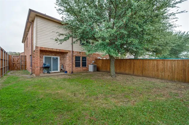 $299,000 | 187 Castleridge Drive, Unit B, Little Elm, TX 75068