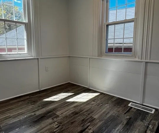 $3,200 | 292 Great Road, Unit 1, Acton, MA 01720