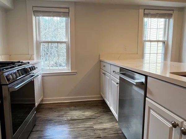 $3,200 | 292 Great Road, Unit 1, Acton, MA 01720