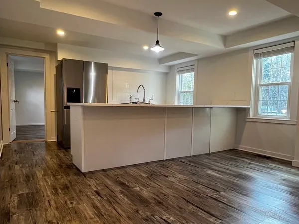 $3,200 | 292 Great Road, Unit 1, Acton, MA 01720