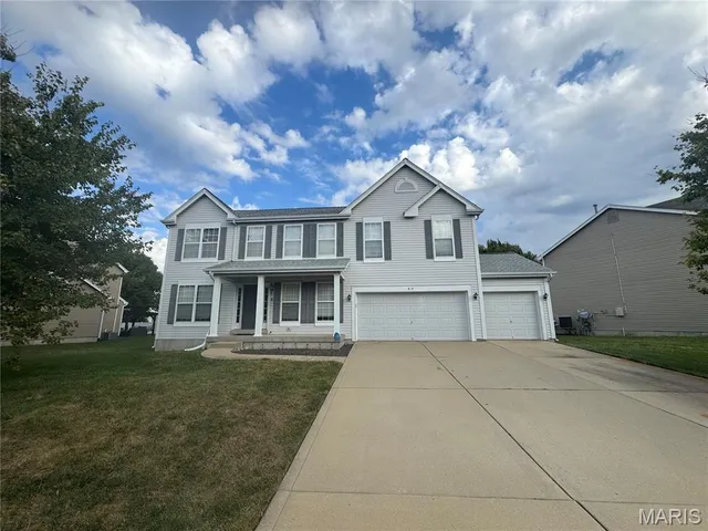 $355,000 | 919 Holliday Drive, Fairview Heights, IL 62208