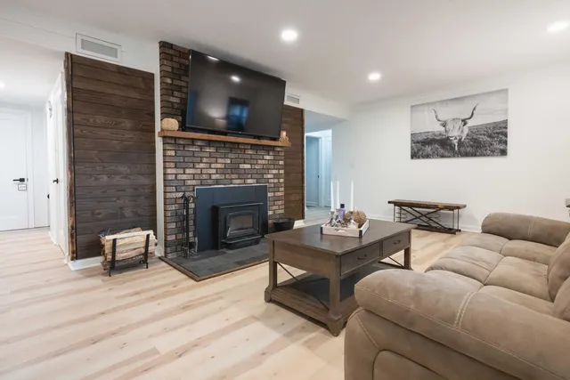 $319,900 | 201 South Main Street, Walworth, WI 53184