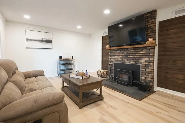 $319,900 | 201 South Main Street, Walworth, WI 53184