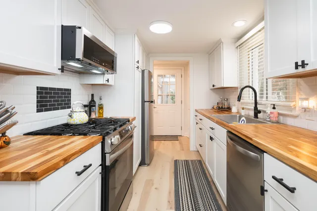 $319,900 | 201 South Main Street, Walworth, WI 53184