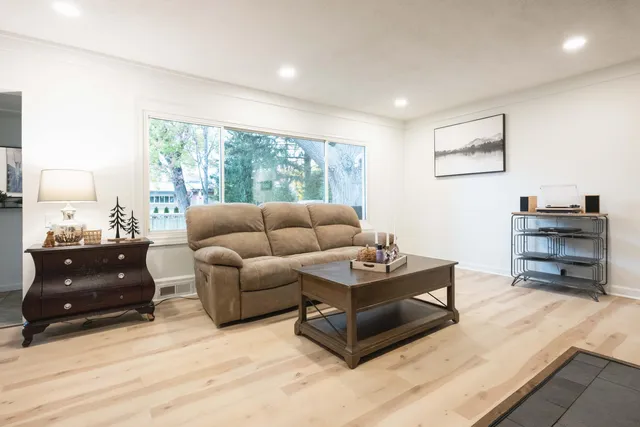 $319,900 | 201 South Main Street, Walworth, WI 53184