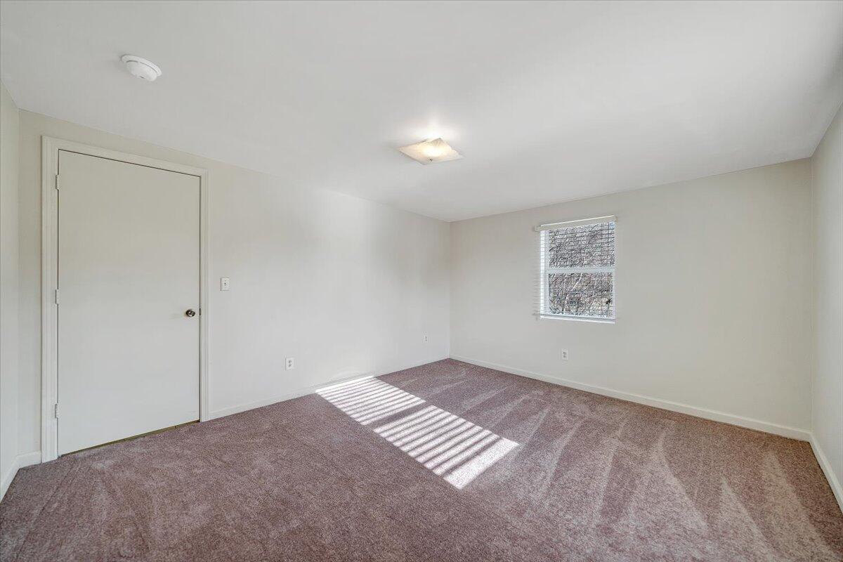 5549 Hollins Road Roanoke, VA 24019 - Photo 20 of 48 a view of room