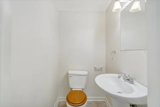 $187,500 | 5549 Hollins Road, Roanoke, VA 24019