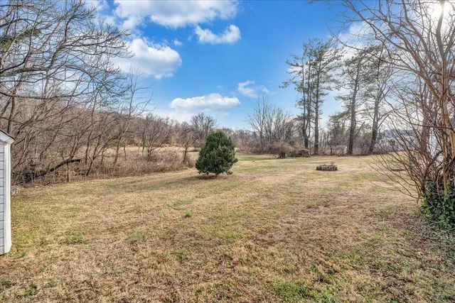 $187,500 | 5549 Hollins Road, Roanoke, VA 24019