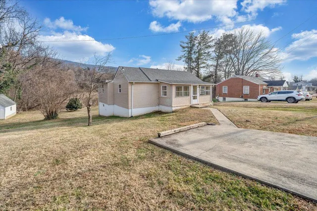 $187,500 | 5549 Hollins Road, Roanoke, VA 24019