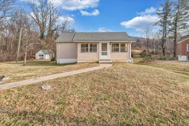 $187,500 | 5549 Hollins Road, Roanoke, VA 24019