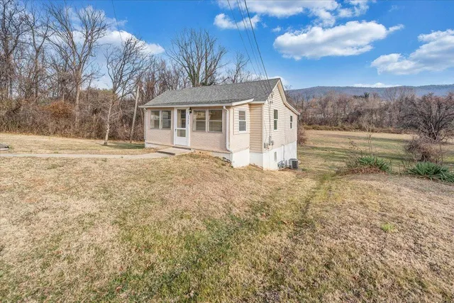 $187,500 | 5549 Hollins Road, Roanoke, VA 24019