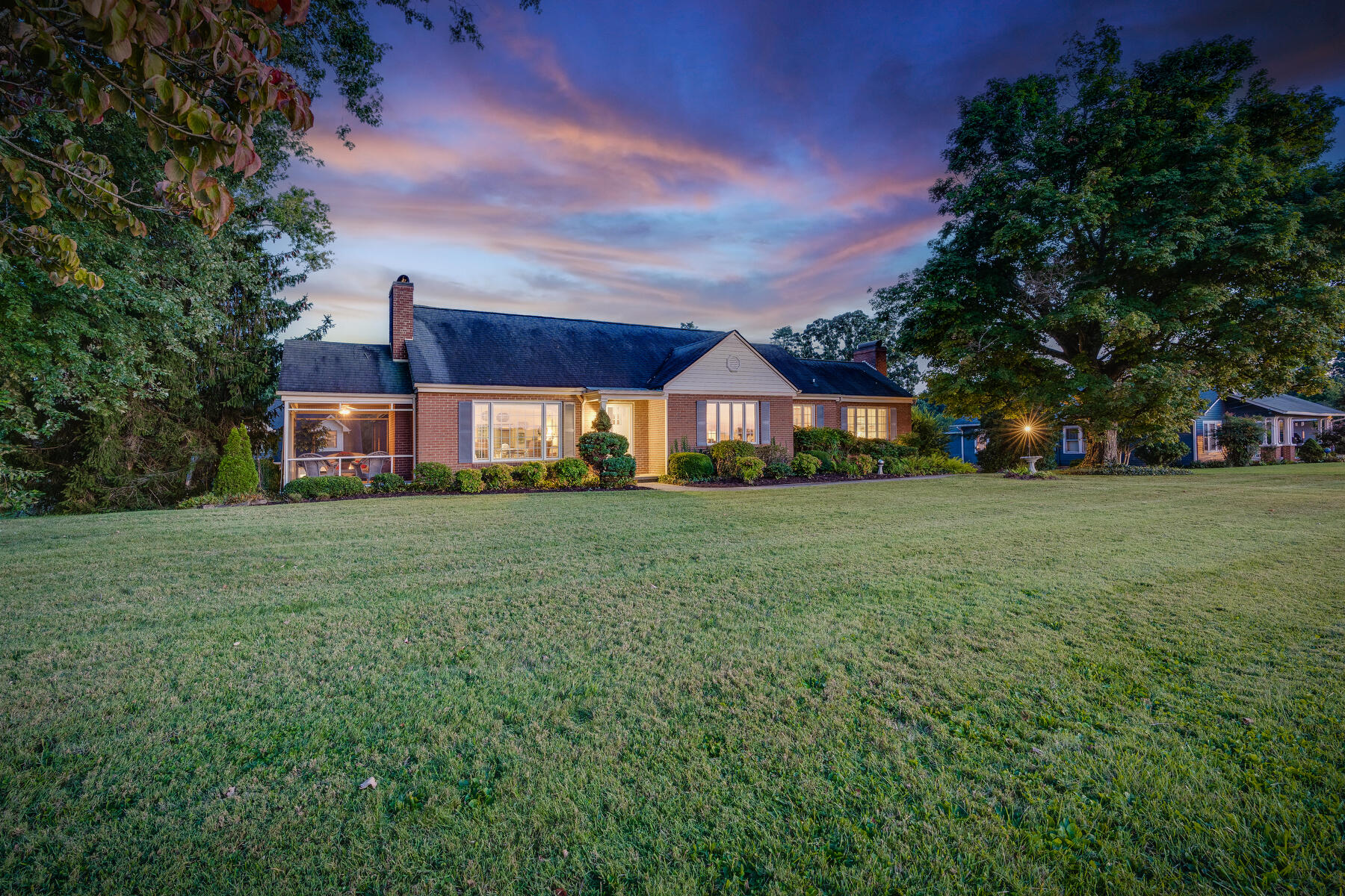 624 East Main Street, Jonesborough, TN 37659 Compass