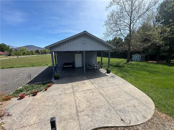 $320,000 | 3145 Volunteer Road, Pinnacle, NC 27043