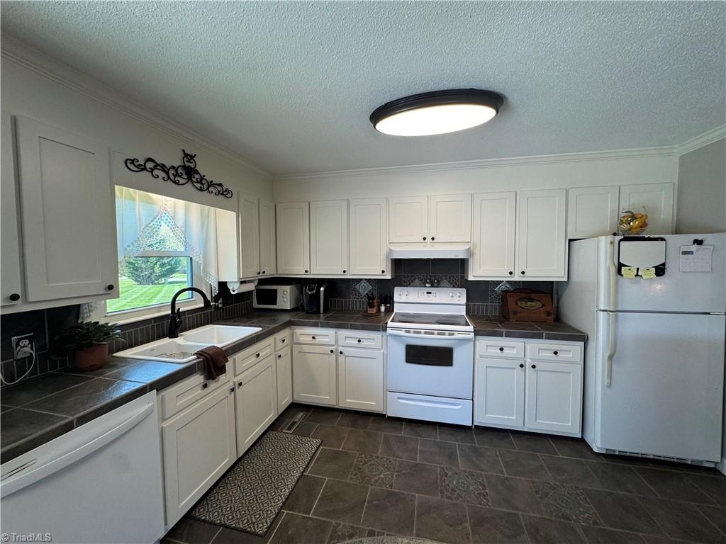 3145 Volunteer Road Pinnacle, NC 27043 - Photo 27 of 45