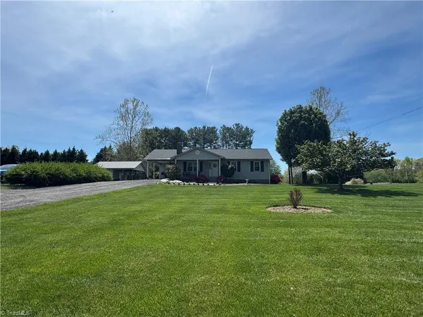 $320,000 | 3145 Volunteer Road, Pinnacle, NC 27043