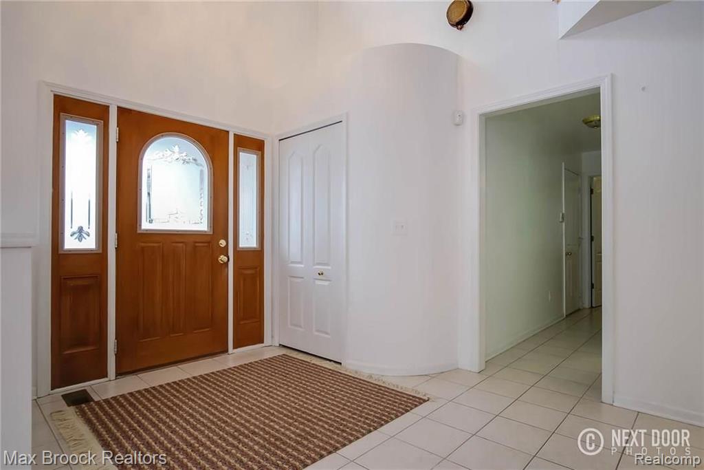 519 Misty Brook Lane Rochester Hills, MI 48307 - Photo 13 of 54