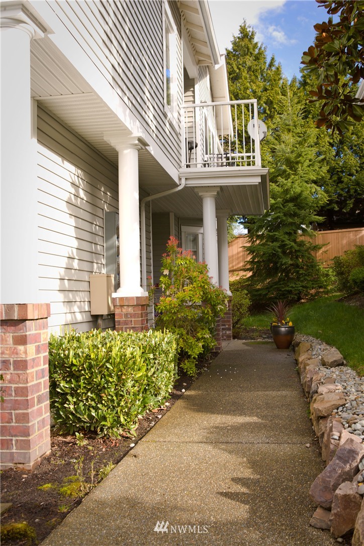 214 South 48th Street, Unit F Renton, WA 98055 - Photo 4 of 25