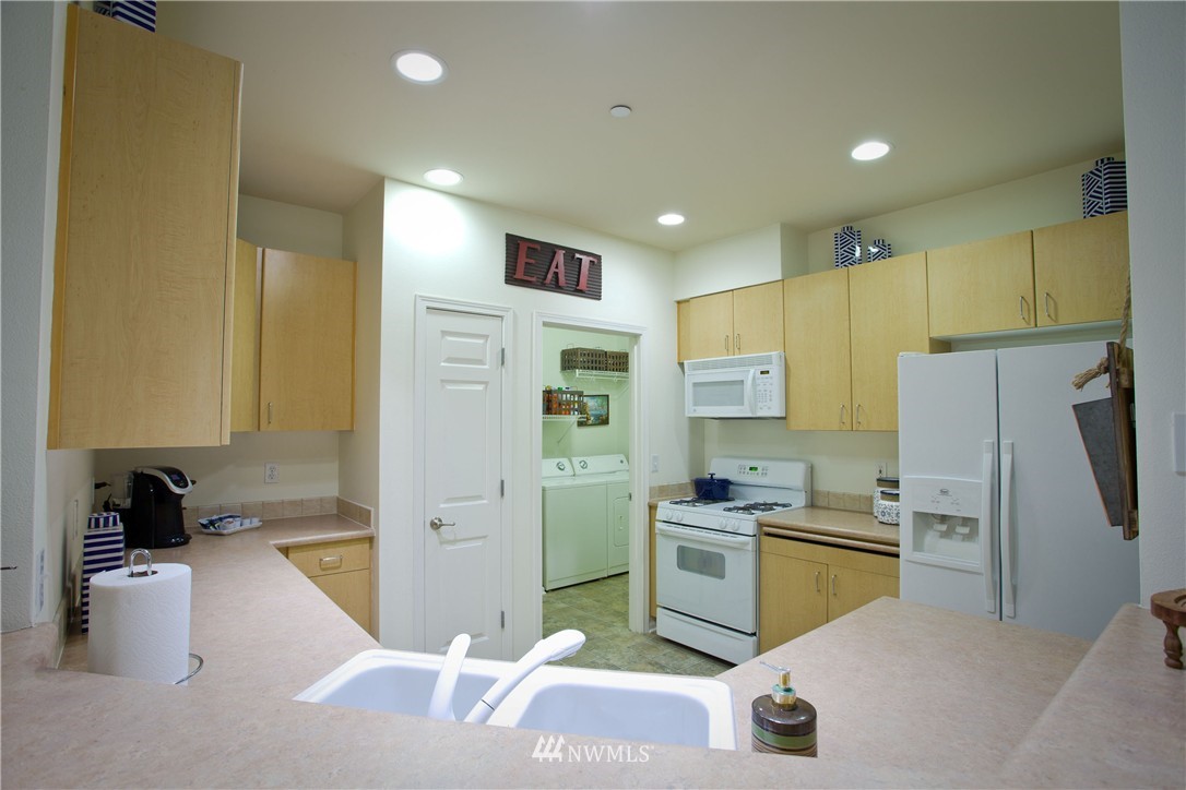 214 South 48th Street, Unit F Renton, WA 98055 - Photo 8 of 25