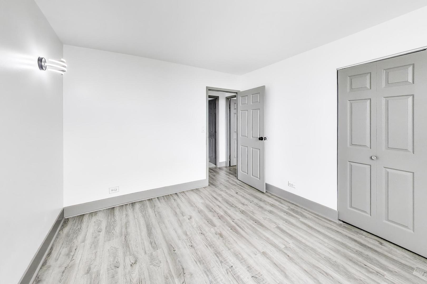 33 North Main Street, Unit 5B Lombard, IL 60148 - Photo 18 of 33