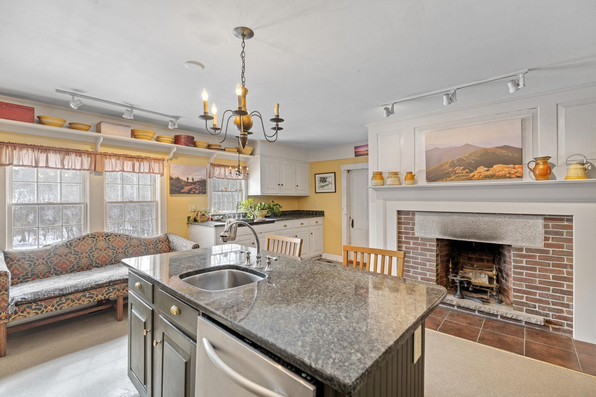280 Coxboro Road Holderness, NH 03245 - Photo 11 of 31