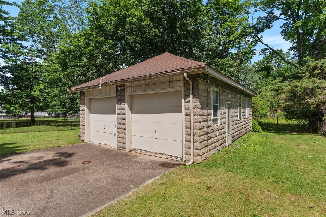 21820 Mastick Road Fairview Park, OH 44126 - Photo 4 of 41
