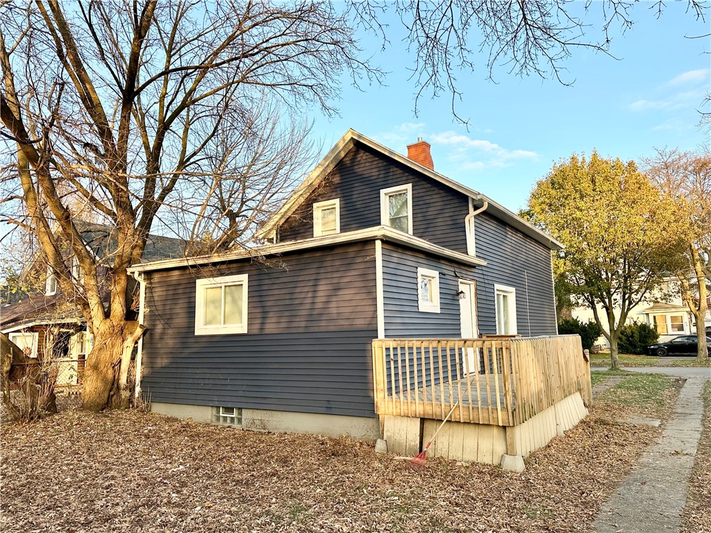 61 Myrtle Street Rochester, NY 14606 - Photo 18 of 18 Newer side-deck & front staircase complete this tu
