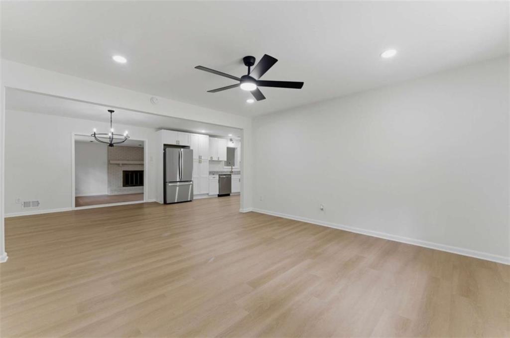 5824 Oakleaf Way Stone Mountain, GA 30087 - Photo 3 of 24