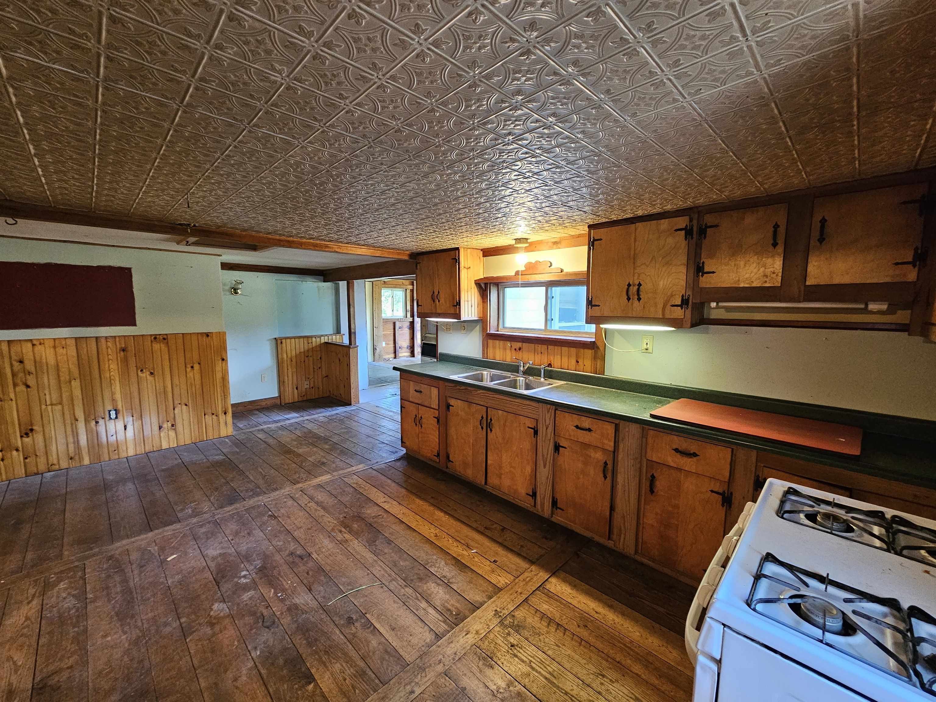 52 Town Hill Road Poultney, VT 05764 - Photo 7 of 60