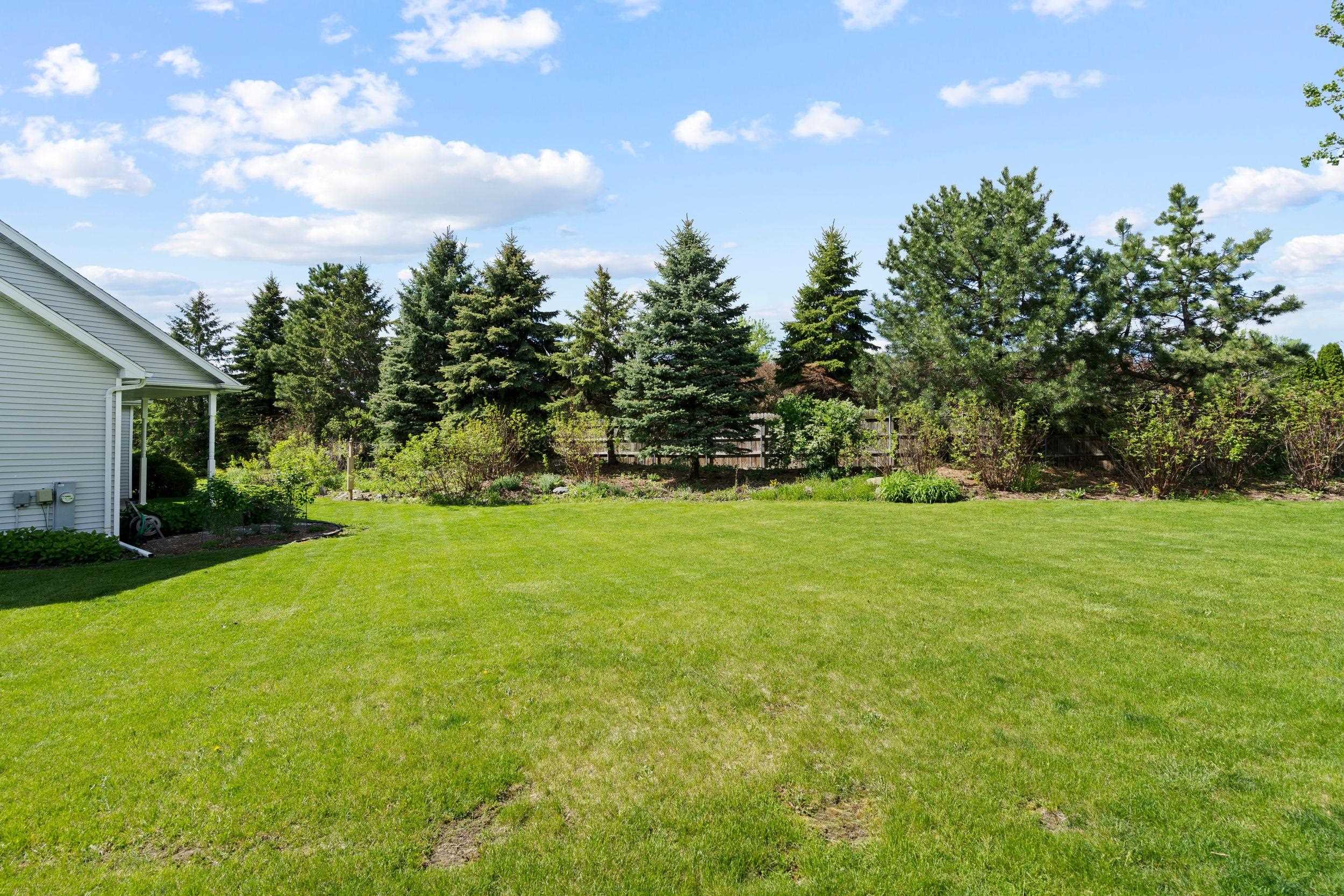 3700 Hampton Court Appleton, WI 54915 - Photo 5 of 53