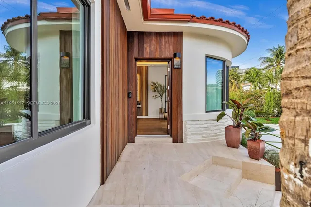 $2,478,000 | 9448 Abbott Avenue, Surfside, FL 33154