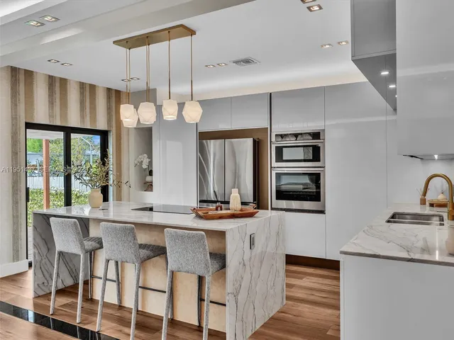 $2,478,000 | 9448 Abbott Avenue, Surfside, FL 33154