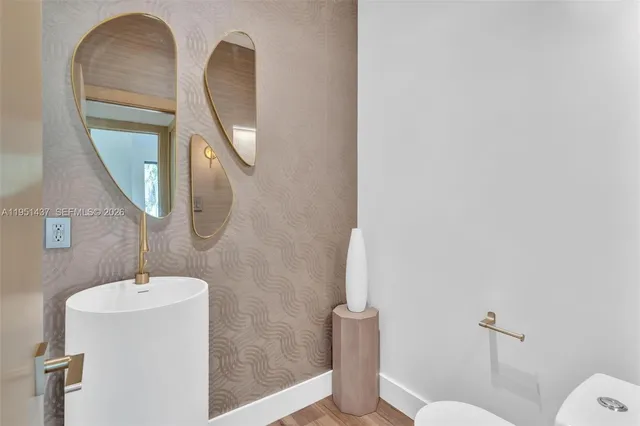 $2,478,000 | 9448 Abbott Avenue, Surfside, FL 33154