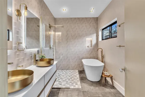 $2,478,000 | 9448 Abbott Avenue, Surfside, FL 33154