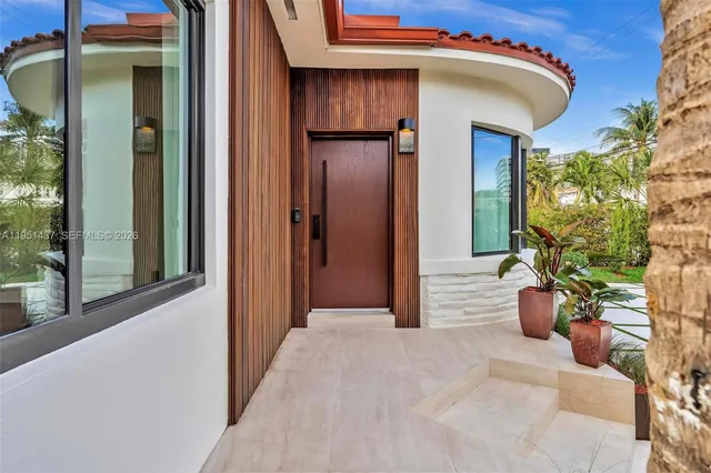 $2,478,000 | 9448 Abbott Avenue, Surfside, FL 33154