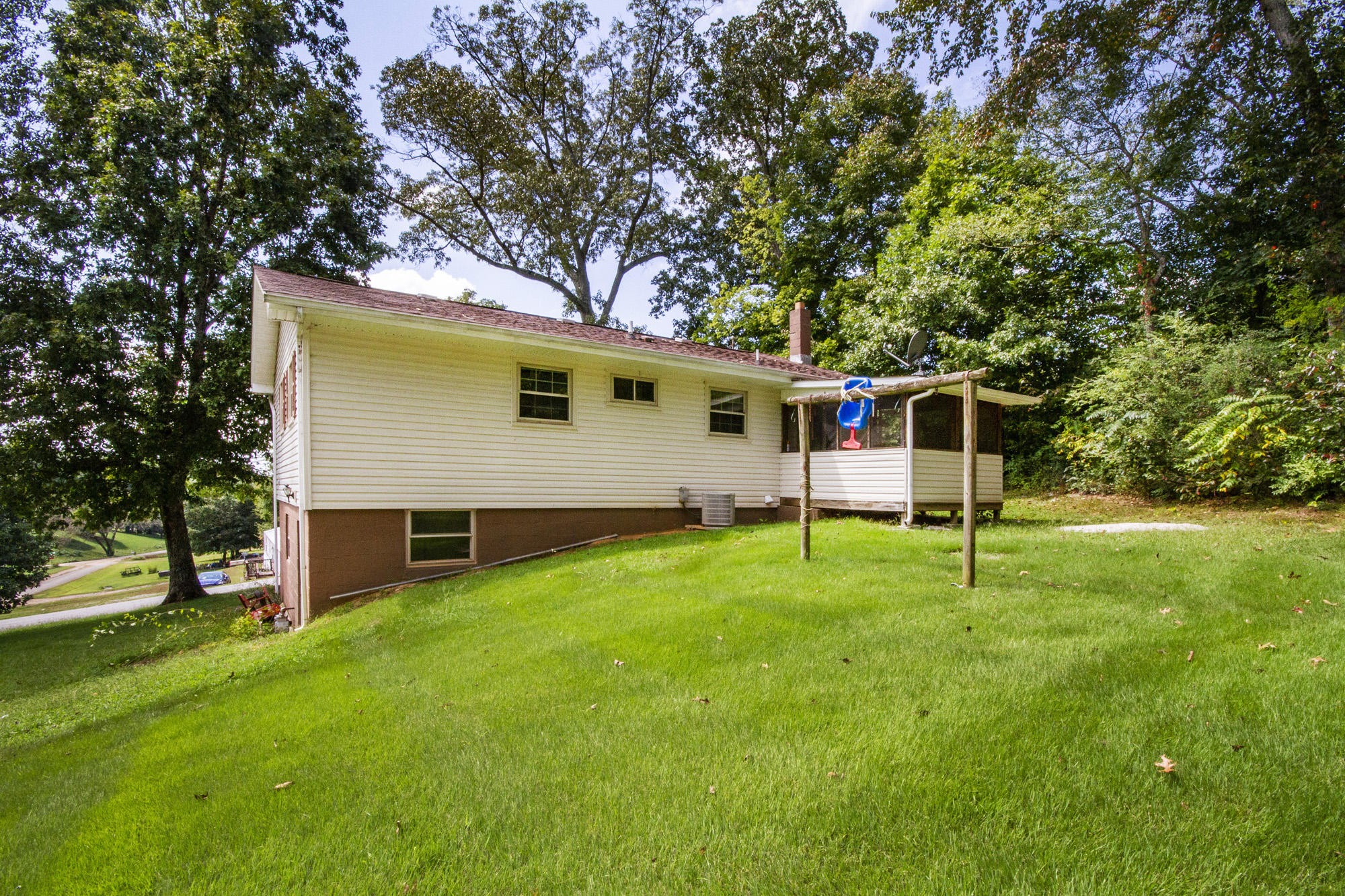 103 Simmons Road Loudon, TN 37774 - Photo 2 of 23 Gallery Image 2