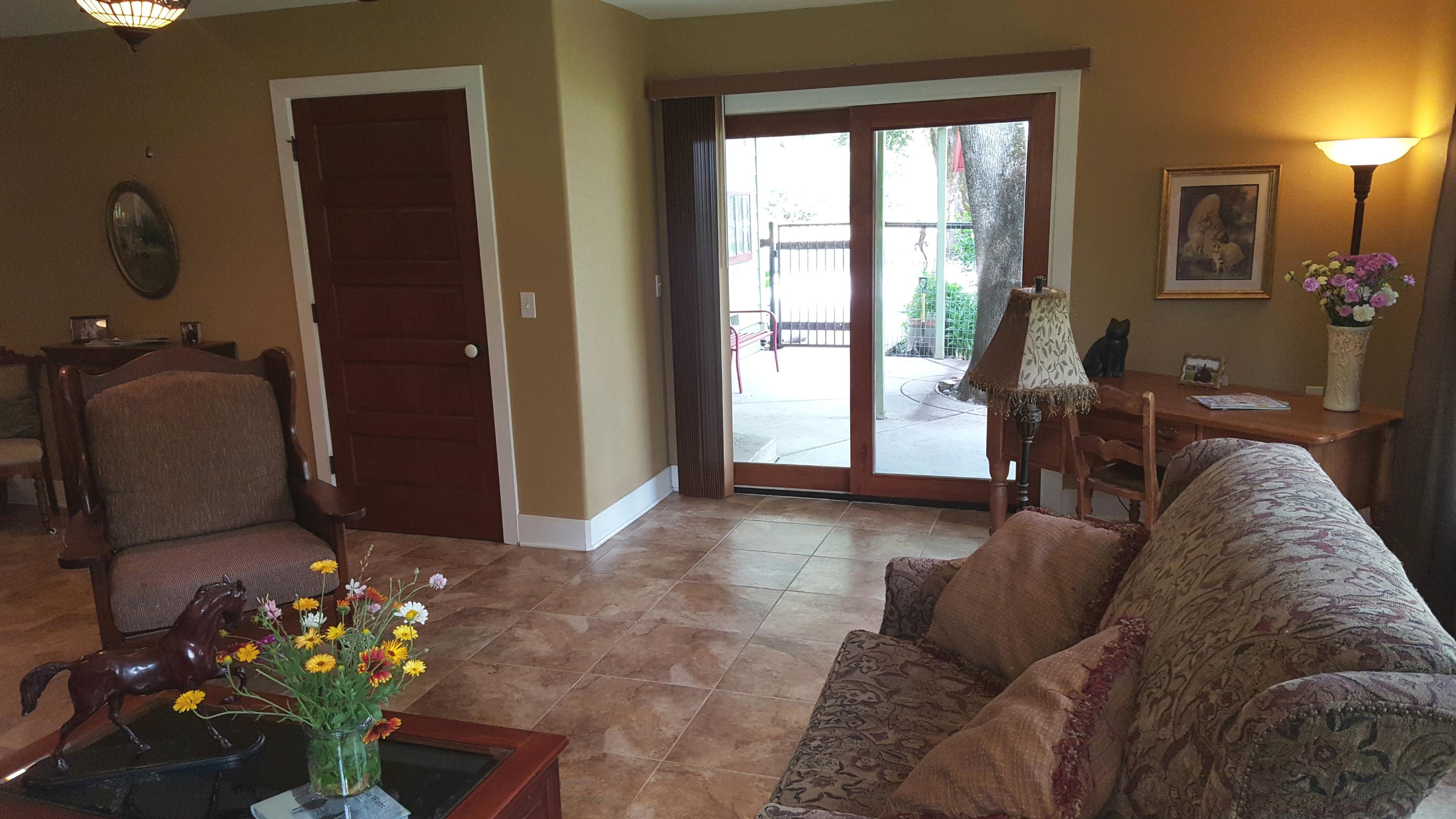 13148 South Fork Road Igo, CA 96047 - Photo 21 of 50 GREAT ROOM