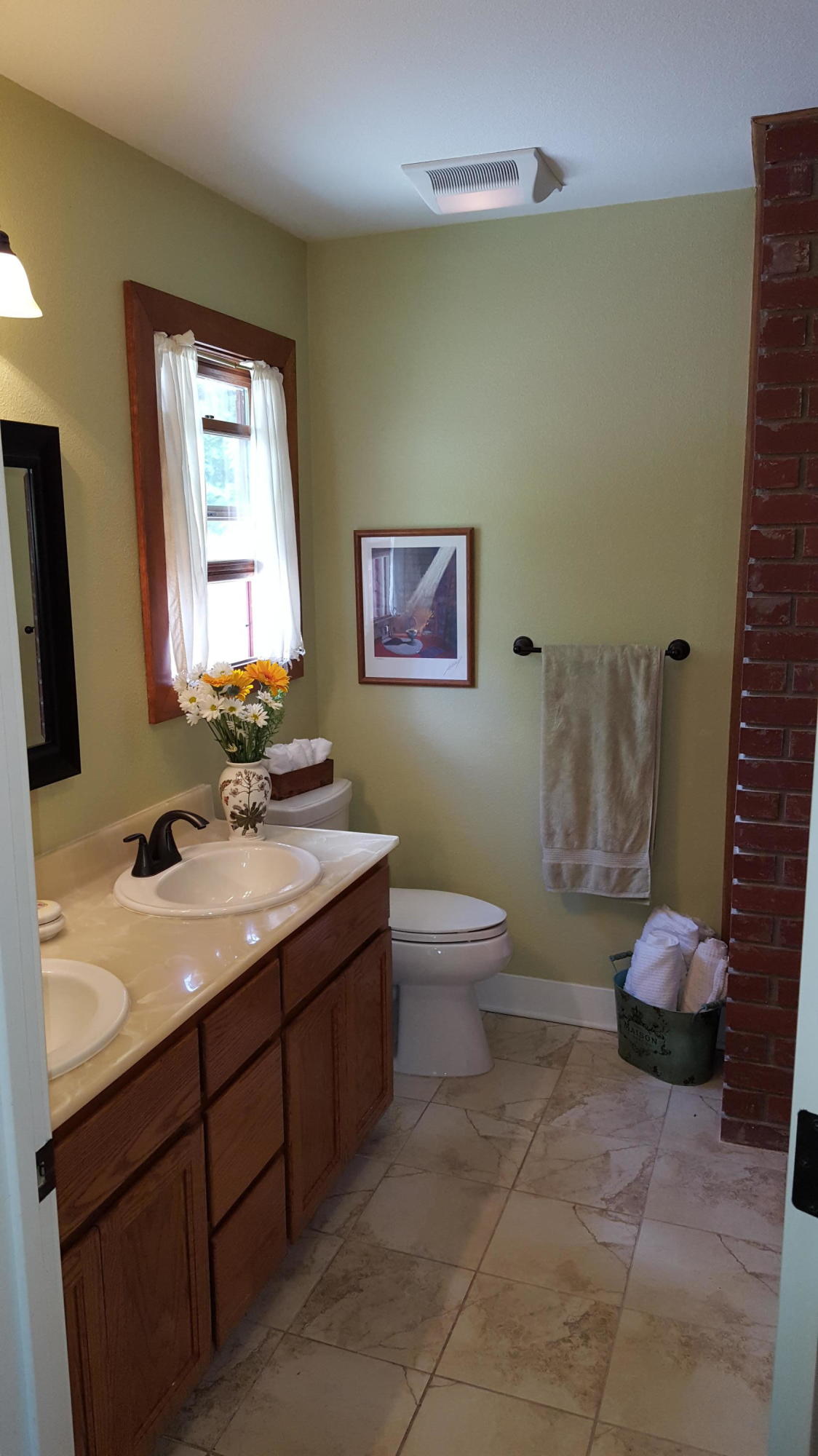 13148 South Fork Road Igo, CA 96047 - Photo 24 of 50 MASTER BATHROOM WITH DOUBLE SINKS