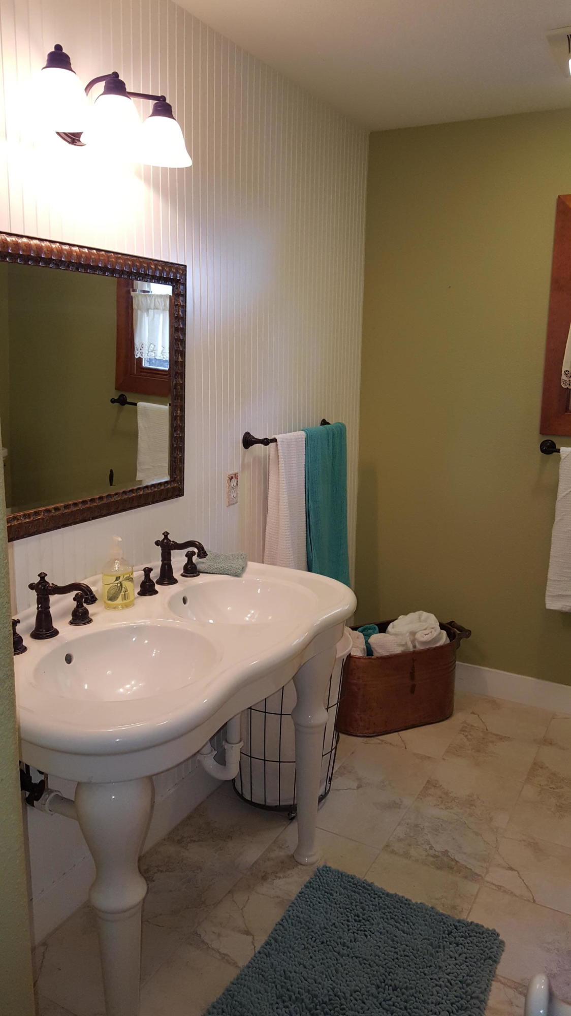 13148 South Fork Road Igo, CA 96047 - Photo 34 of 50 BATHROOM 3 WITH DOUBLE SINKS