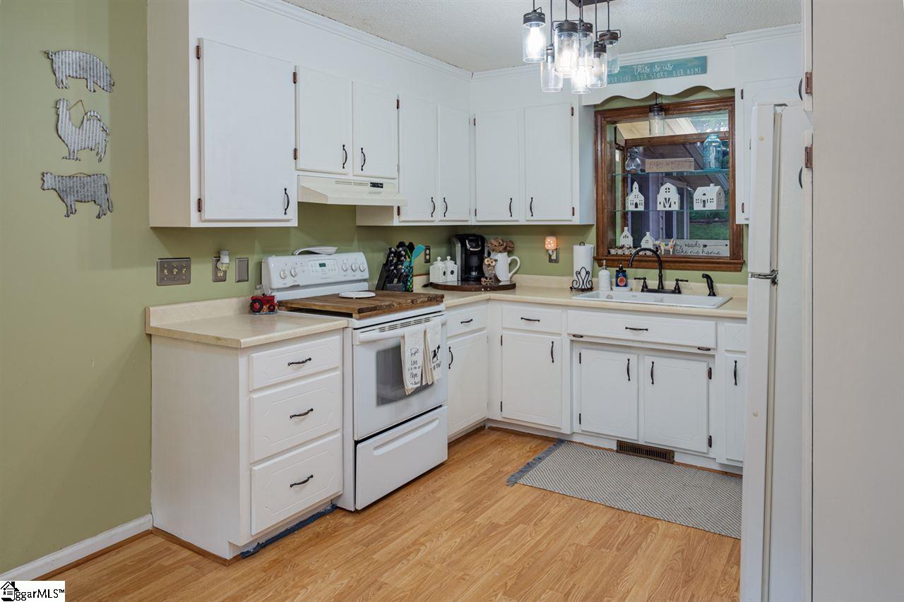 136 Watkins Road Easley, SC 29642 - Photo 10 of 36 Gallery Image 10