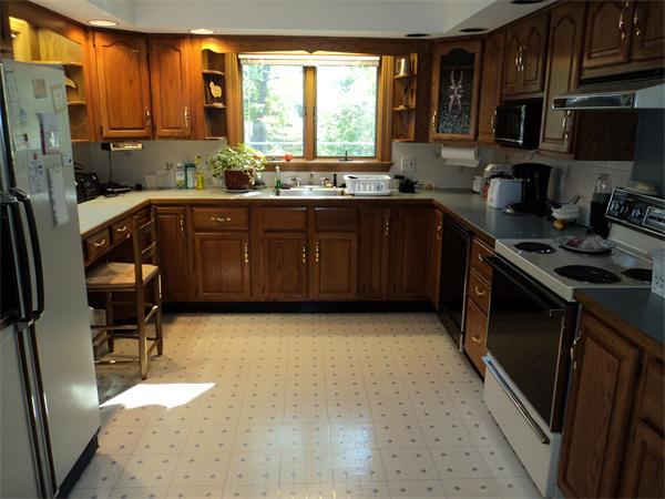 37 Thompson Road Weymouth, MA 02191 - Photo 2 of 11