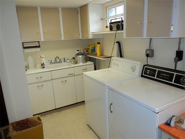 37 Thompson Road Weymouth, MA 02191 - Photo 10 of 11