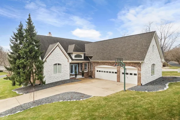 $825,000 | 12096 Sail Pl Drive, Indianapolis, IN 46256